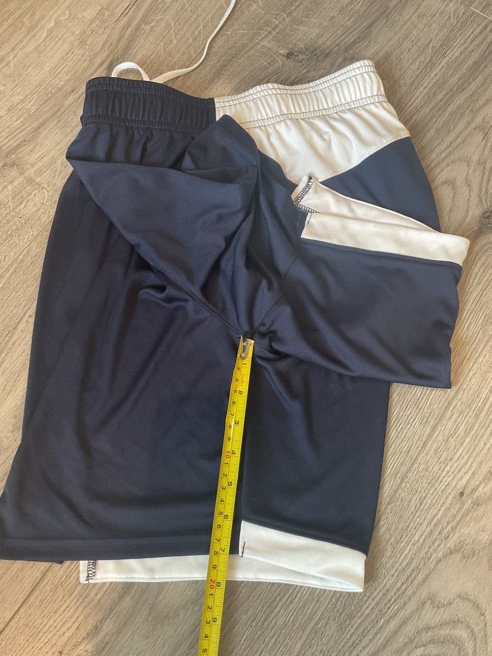 ***Under Armour** Navy and White Men's Tech Athletic Shorts with hem vent - Picture 5 of 9